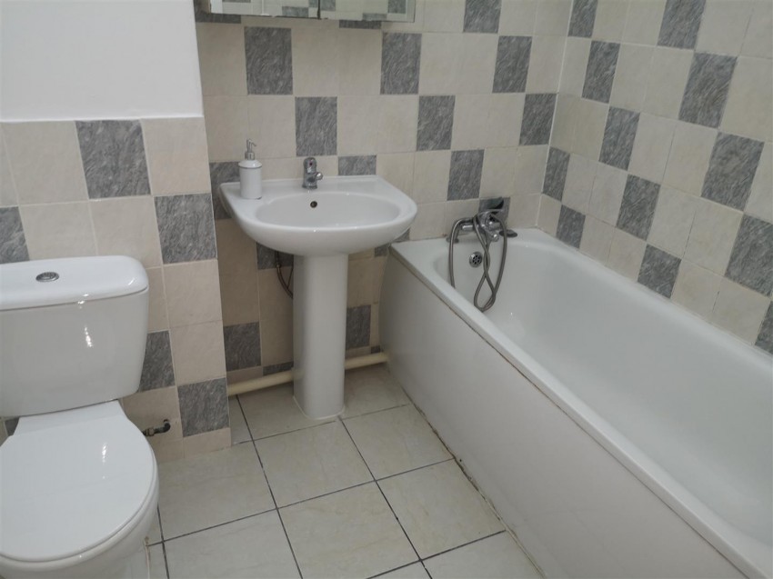 Images for Moreton Avenue, Isleworth, Middlesex EAID:TUDORPSAPI BID:1
