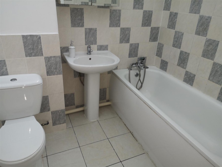 Images for Moreton Avenue, Isleworth, Middlesex EAID:TUDORPSAPI BID:1