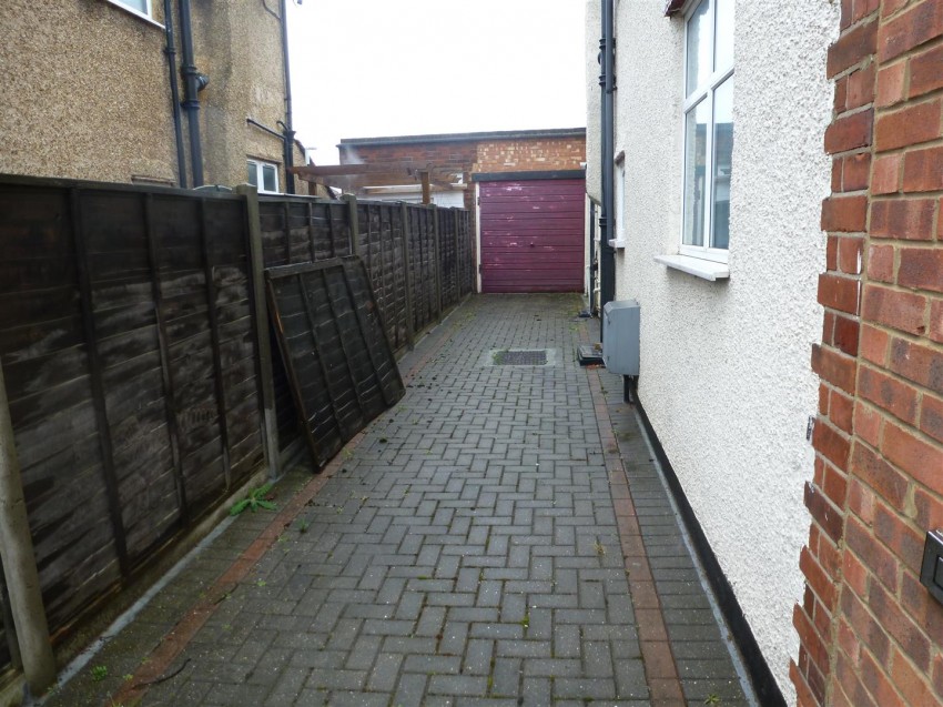 Images for Burns Way, Heston, TW5 9BL EAID:TUDORPSAPI BID:1
