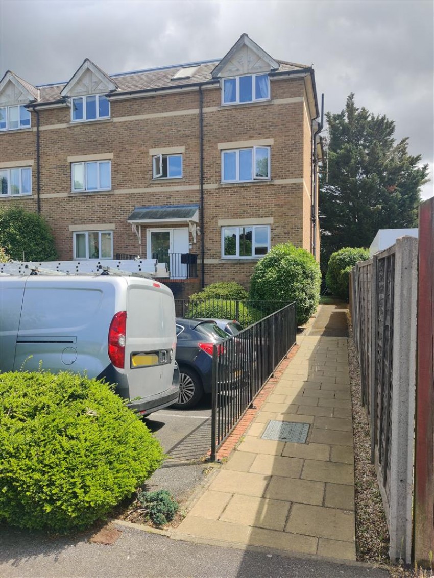 Images for Chertsey Road, Ashford EAID:TUDORPSAPI BID:1