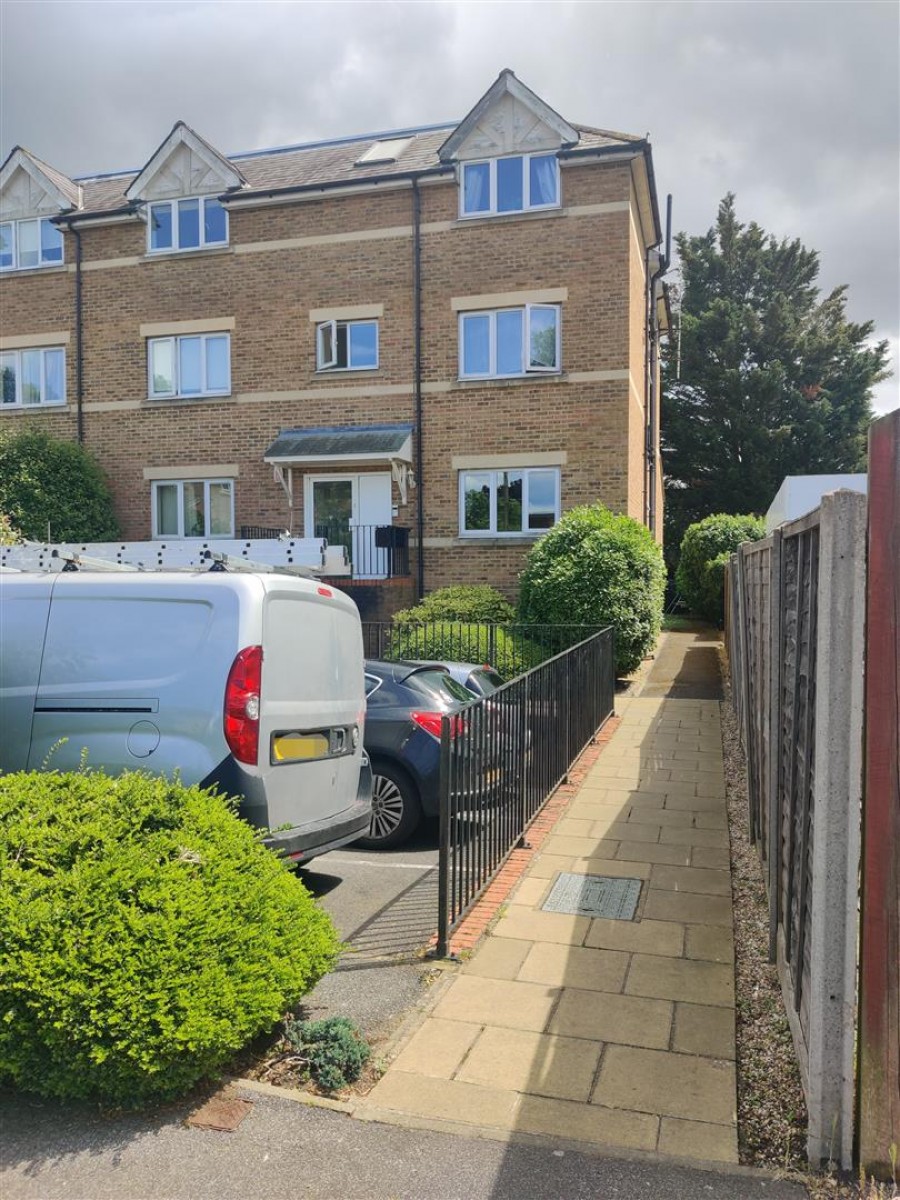 Images for Chertsey Road, Ashford EAID:TUDORPSAPI BID:1