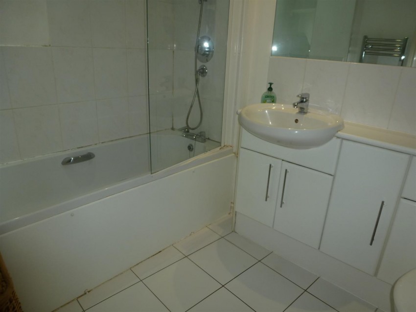 Images for Prince Regent Road, Hounslow Central EAID:TUDORPSAPI BID:1