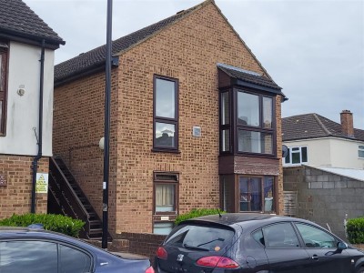 Orchard Road, Hounslow - EAID:TUDORPSAPI, BID:1