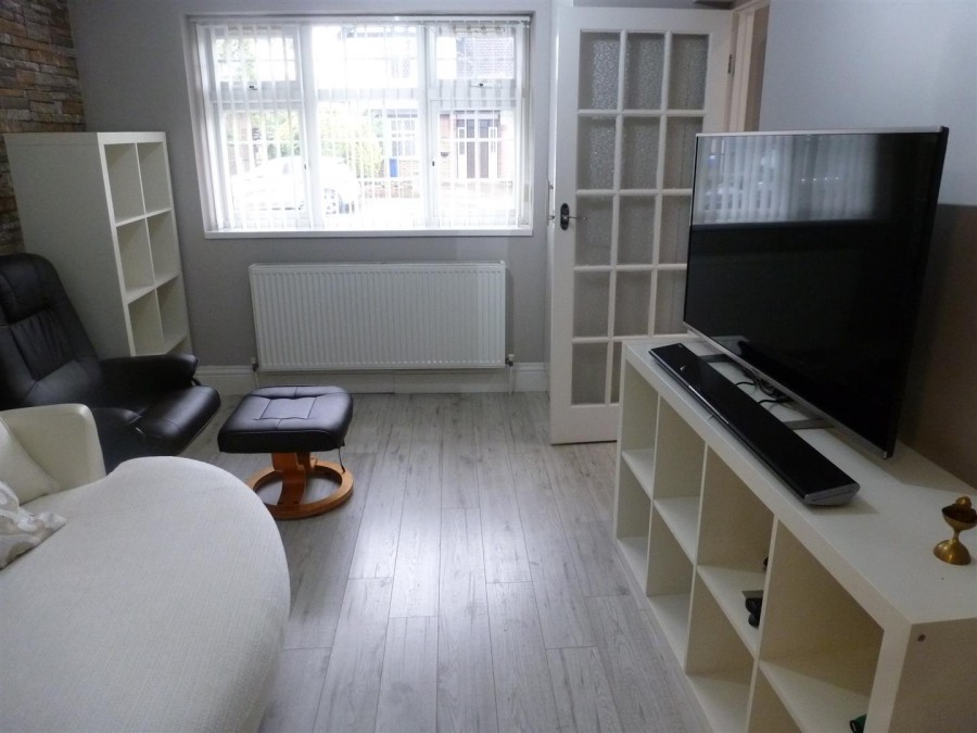 Images for Shaftesbury Avenue, Norwood Green EAID:TUDORPSAPI BID:1