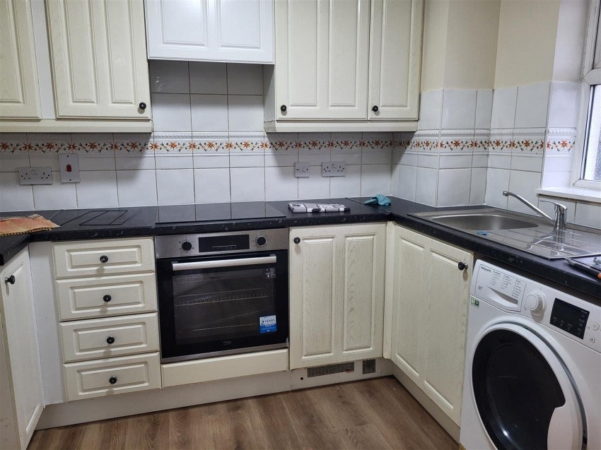 Images for Perkin Close, Hounslow EAID:TUDORPSAPI BID:1