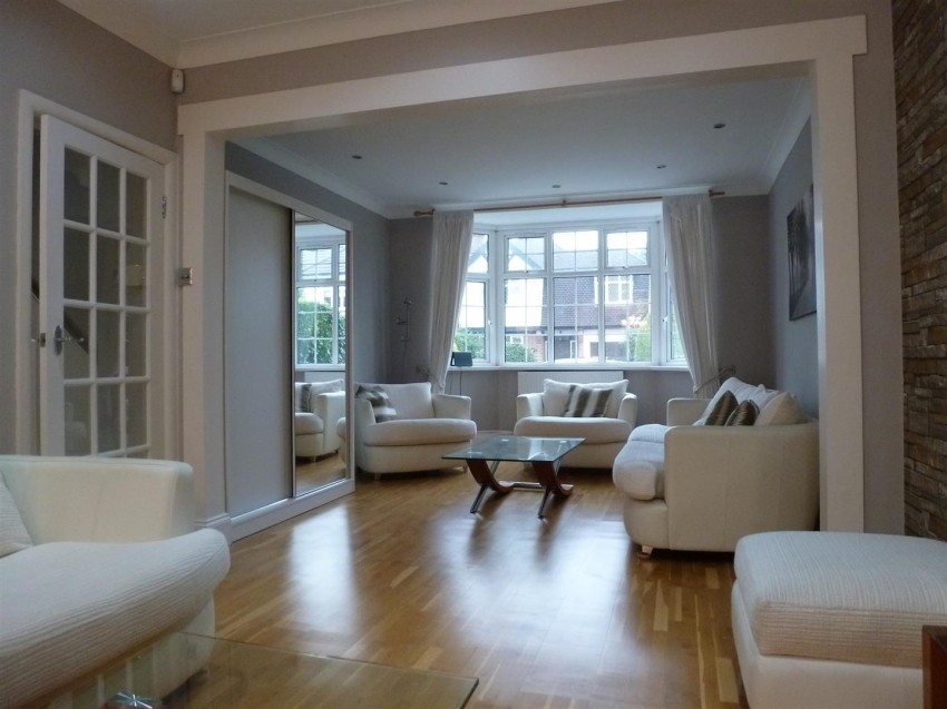 Images for Shaftesbury Avenue, Norwood Green EAID:TUDORPSAPI BID:1