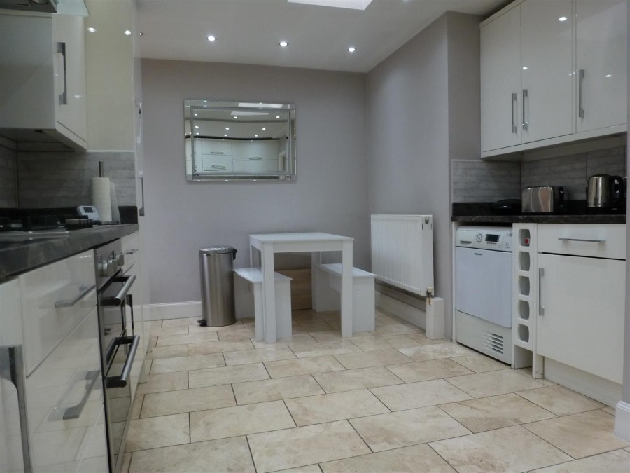 Images for Shaftesbury Avenue, Norwood Green EAID:TUDORPSAPI BID:1