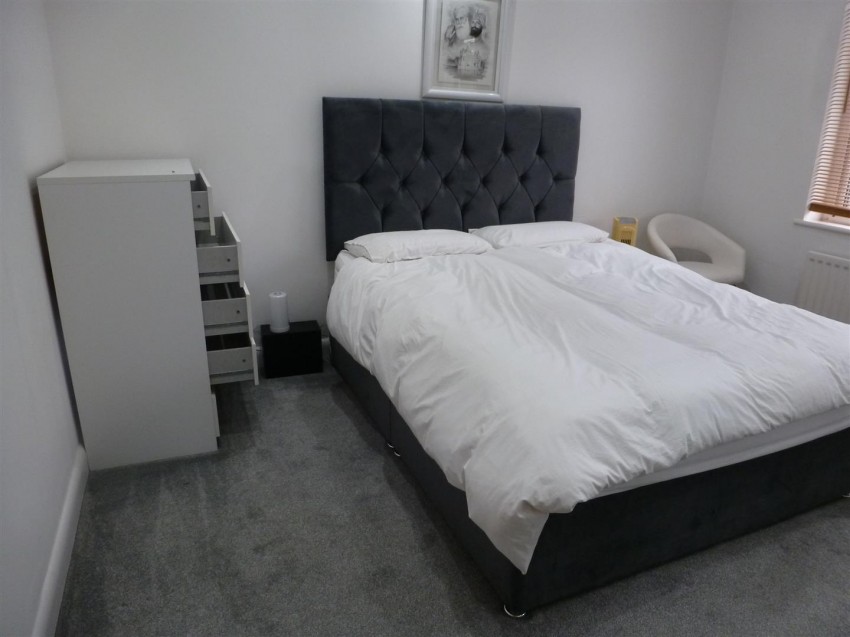 Images for Shaftesbury Avenue, Norwood Green EAID:TUDORPSAPI BID:1