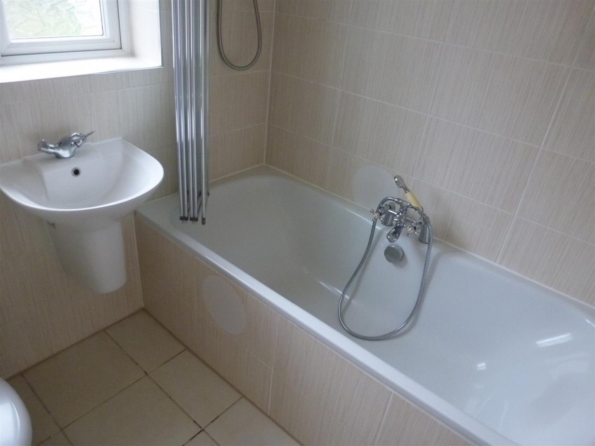 Images for Shaftesbury Avenue, Norwood Green EAID:TUDORPSAPI BID:1