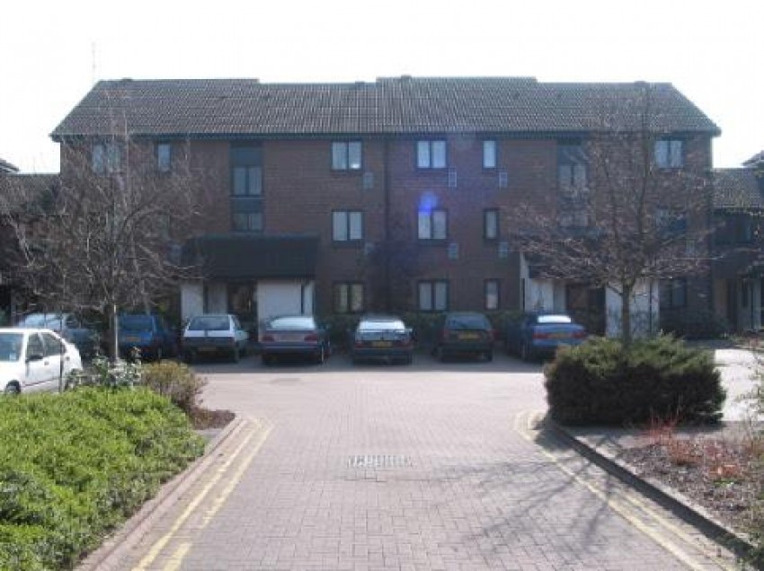 Images for Braybourne Drive, Osterley EAID:TUDORPSAPI BID:1