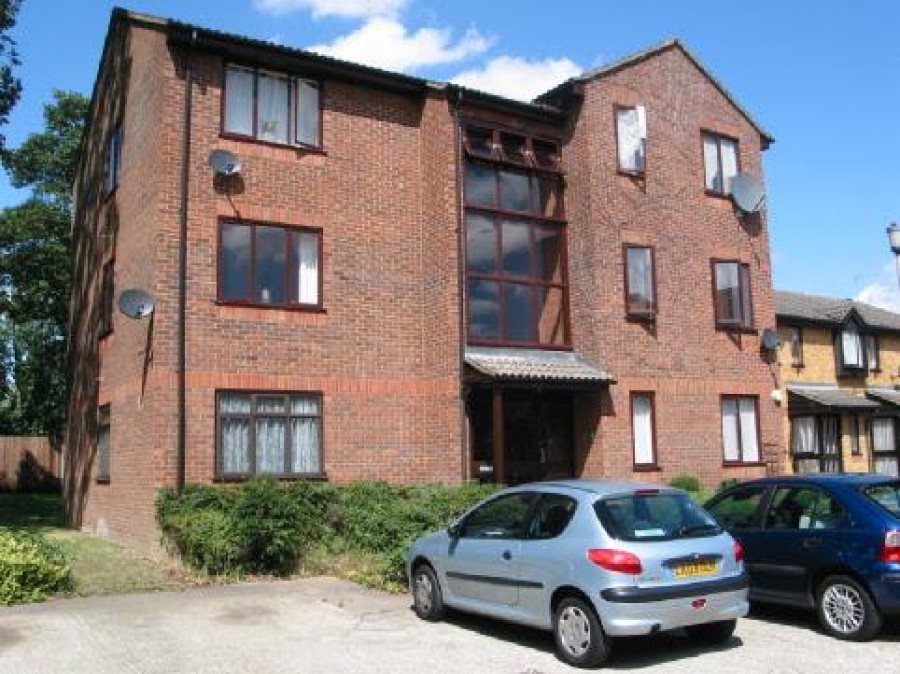 Images for Barnes Avenue, Norwood Green EAID:TUDORPSAPI BID:1