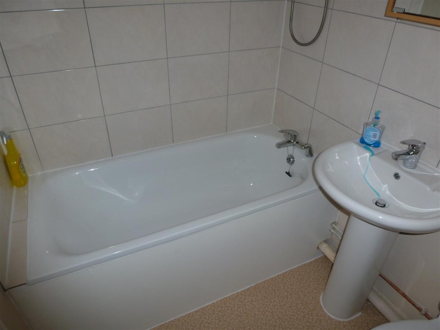 Images for Barnes Avenue, Norwood Green EAID:TUDORPSAPI BID:1